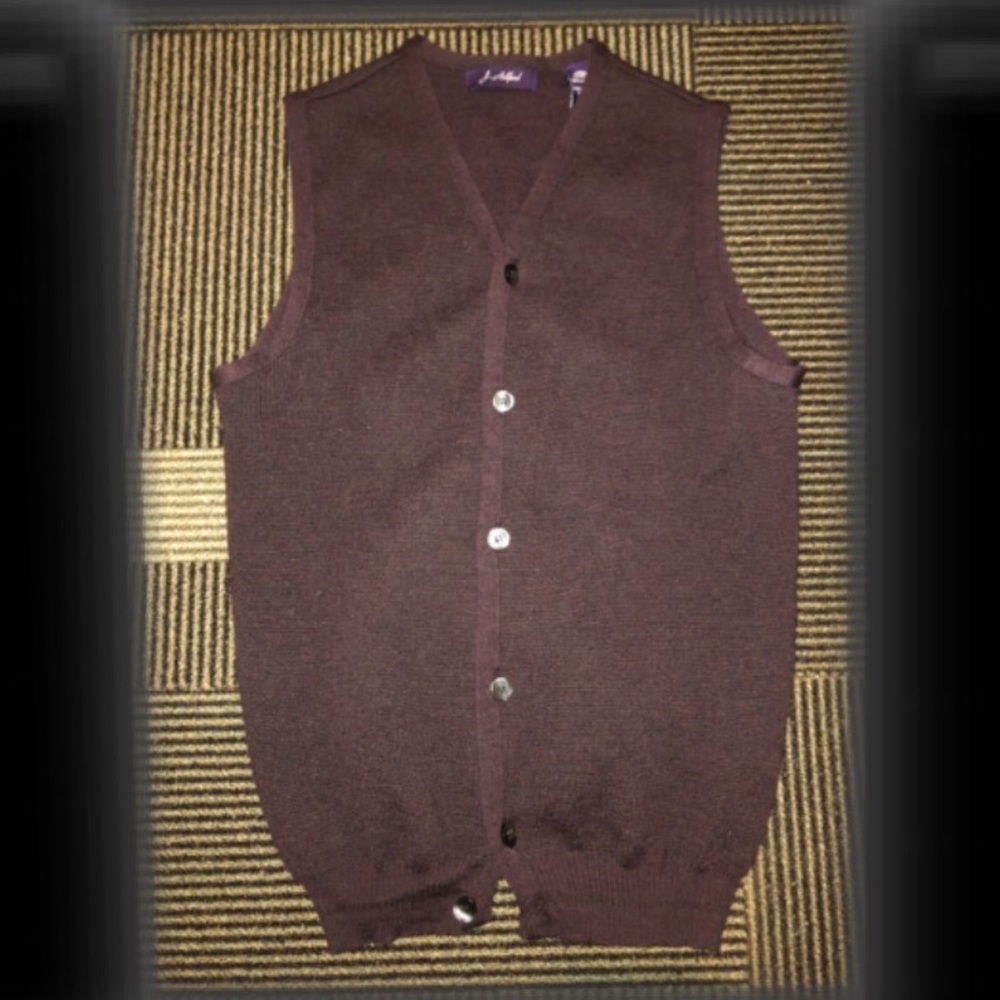 J. Ashford 100% Small merino wool cardigan-vest